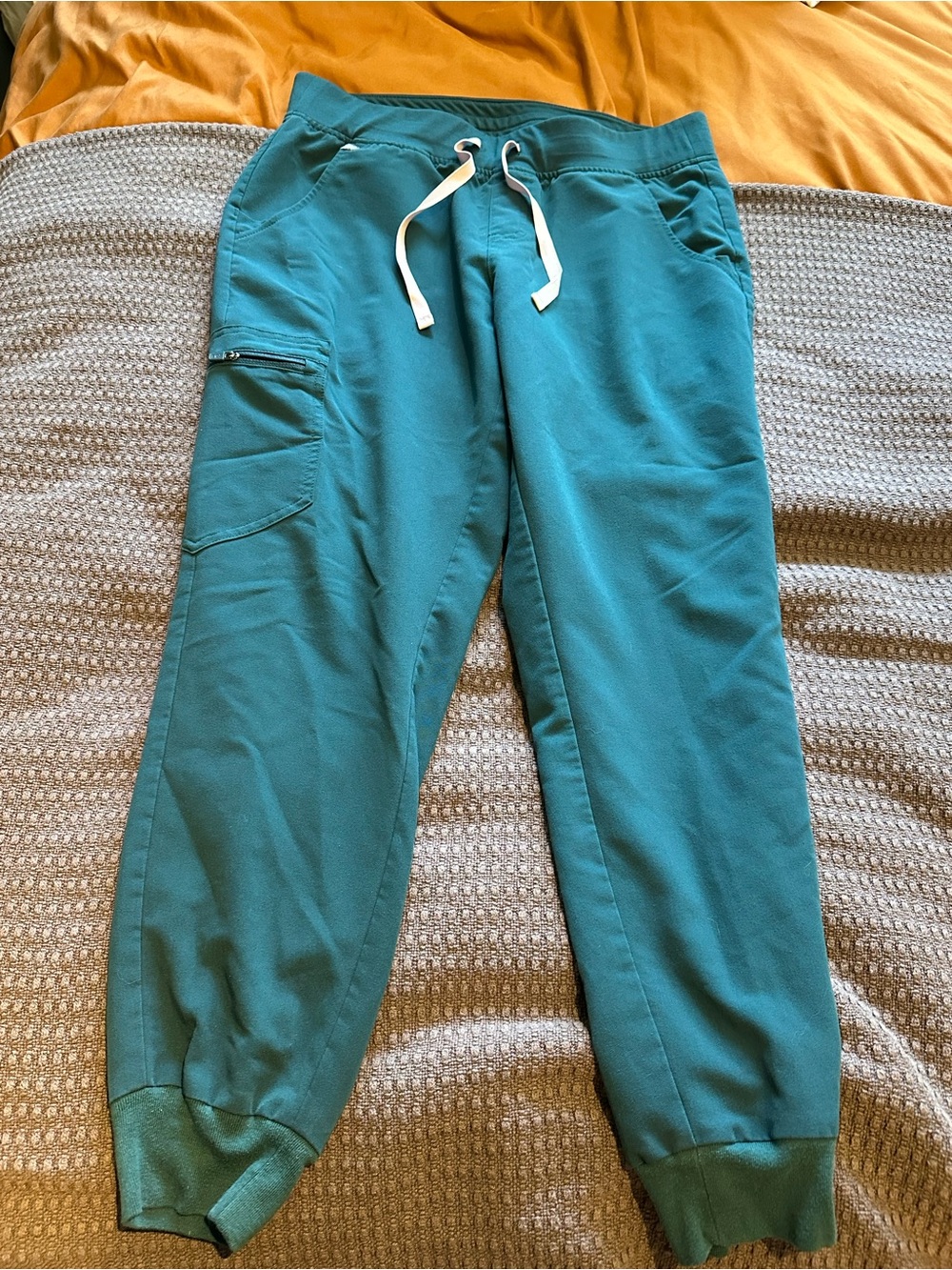 FIGS Caribbean Blue Zamora medium petite jogger scrub pants